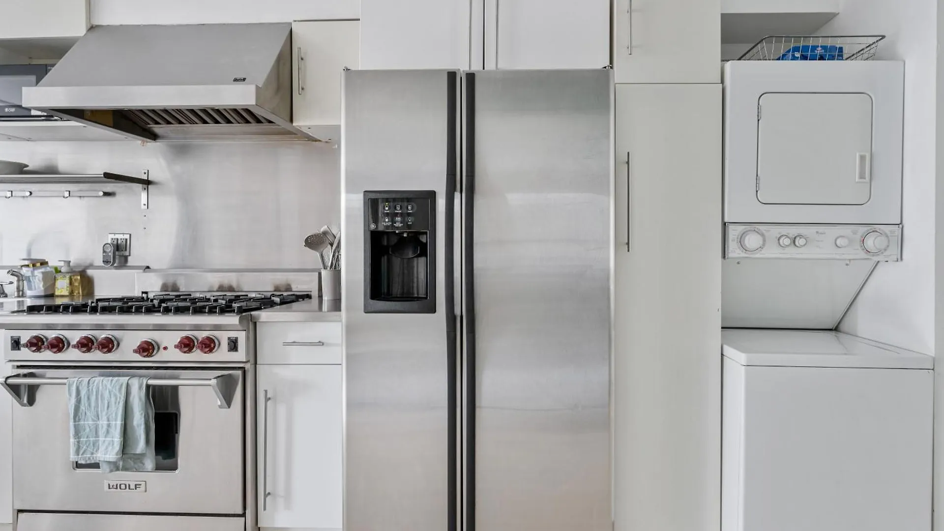 Chinatown Essential 2 Bedroom 900 Square Feet New York